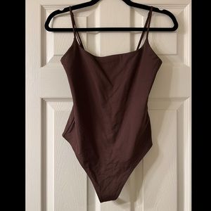 Aritzia Babaton Contour Spaghetti Strap Bodysuit Brown Size Medium
